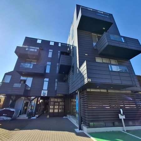 Apartments Steel Residence- Tesla Drive Experience Temešvár Exteriér fotografie