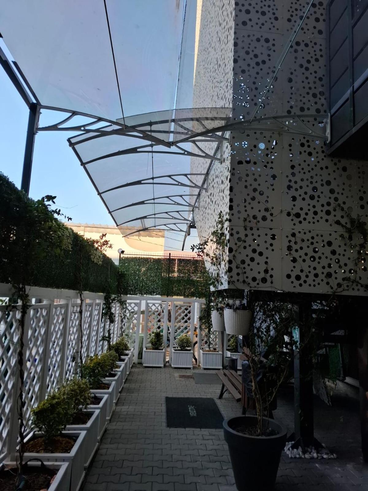 Apartments Steel Residence- Tesla Drive Experience Temešvár Exteriér fotografie