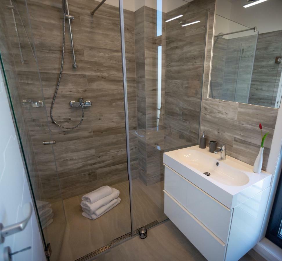 Apartments Steel Residence- Tesla Drive Experience Temešvár Exteriér fotografie
